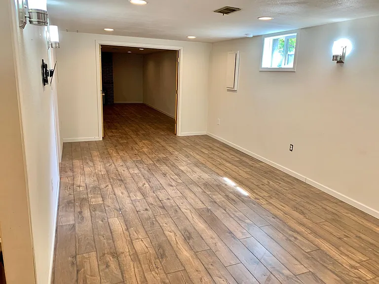 4111 NW Daniels St — Photo 2
