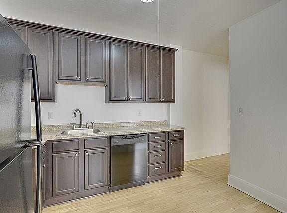 3rd image of 916 Ashland Ave APT 3