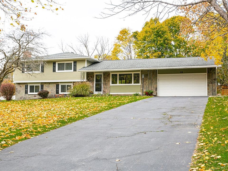 1st image of 28 Van Cortland Dr
