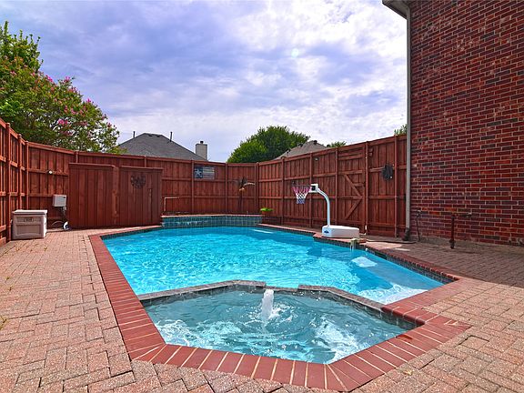 2nd image of 1214 Cameron Ln