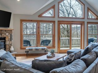 188 Upper Deer Valley Rd, Tannersville, PA 18372