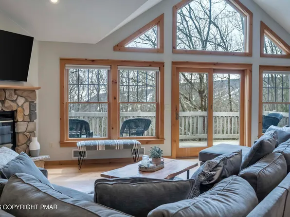 188 Upper Deer Valley Rd, Tannersville, PA 18372