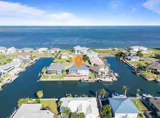 205 Sandy Cv, Rockport, TX 78382