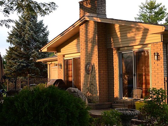 4th image of 5165 Folkstone Dr