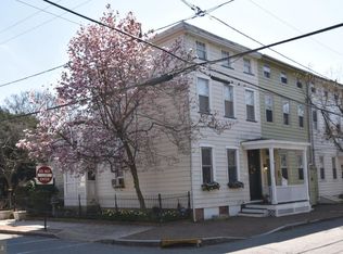 136 E Union St, Burlington, NJ 08016