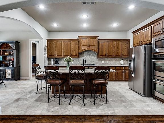4th image of 5503 Corsham Dr