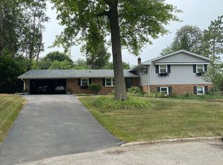 4895 Brigadoon Rd, Rockford, IL 61107