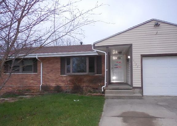 3rd image of 1175 Arlington Dr