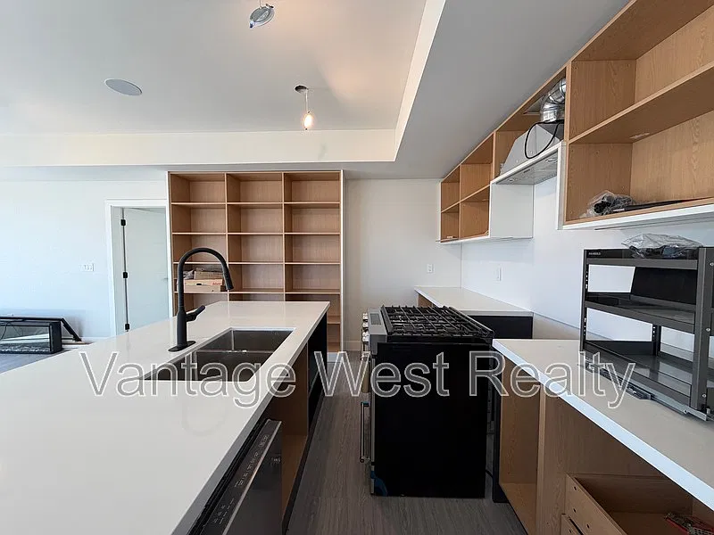 3794 Astoria Dr