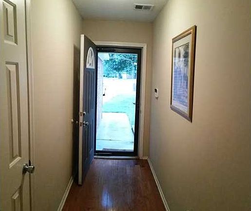 5th image of 10397 Yates Dr