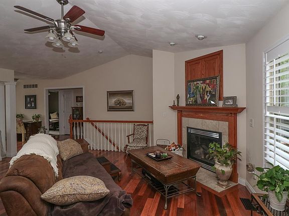 4th image of 21161 Bellemeade Dr