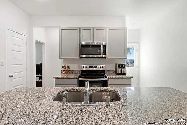 14666 Emerio Dr — Photo 10