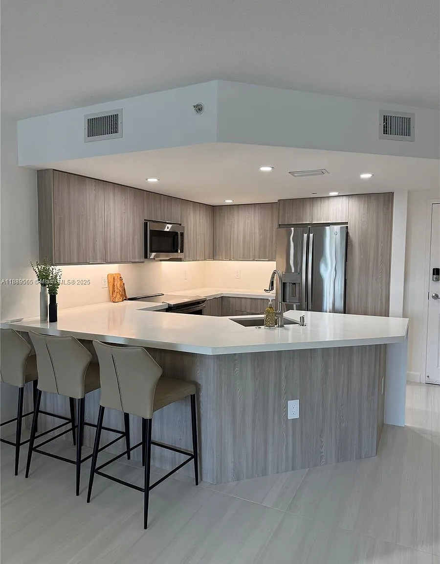 Hallandale Beach Private — Photo 4