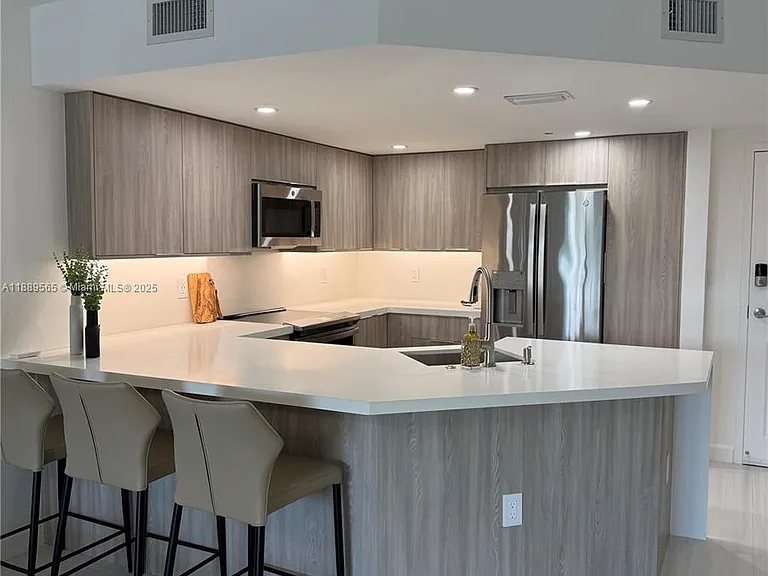 201 Golden Isles Dr #302 — Photo 4