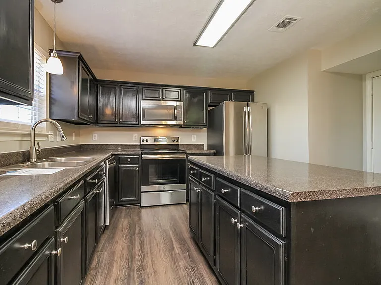 2215 New Port Dr — Photo 8