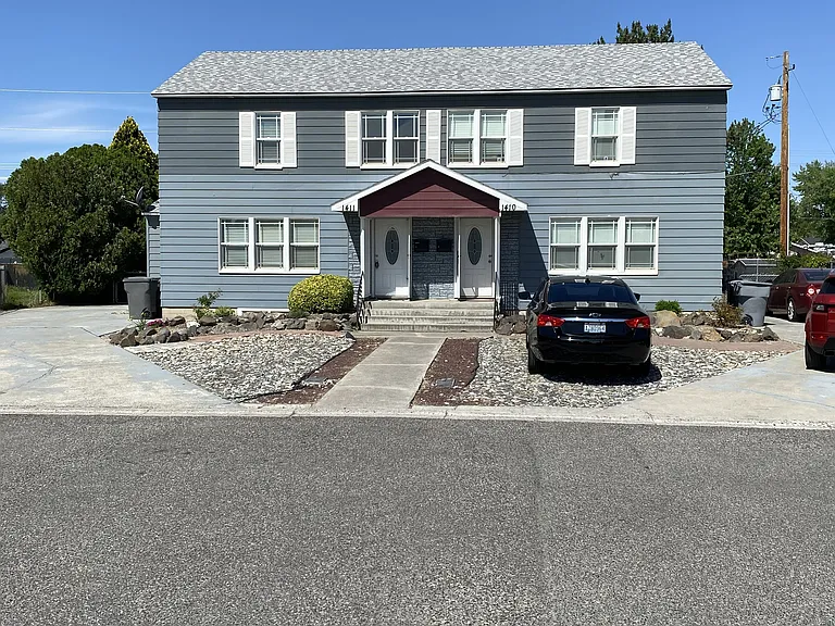 1410 Townsend Ct — Photo 1