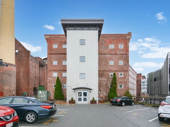 200 Market St Unit 3002, Lowell, MA 01852