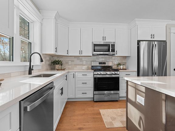 4th image of 447 Silver Lake Road #B