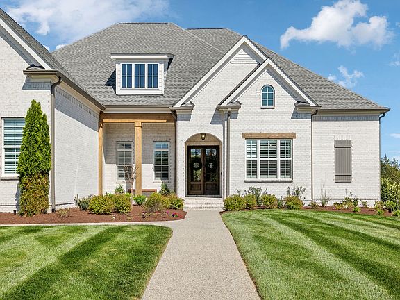 3rd image of 2041 Kingsbarns Dr