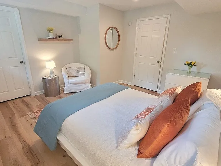 122 Phillips Cir #2 — Photo 18
