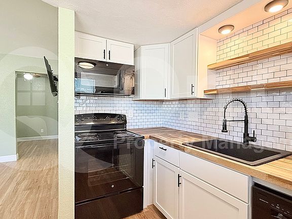 4th image of 2500 Burleson Rd APT 401