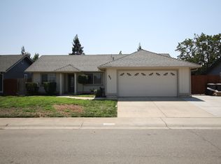 942 Ayers Ln, Galt, CA 95632