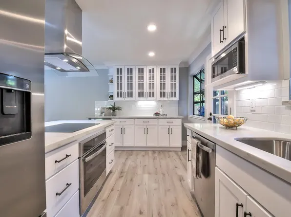 494 Lassen St, Los Altos, CA 94022