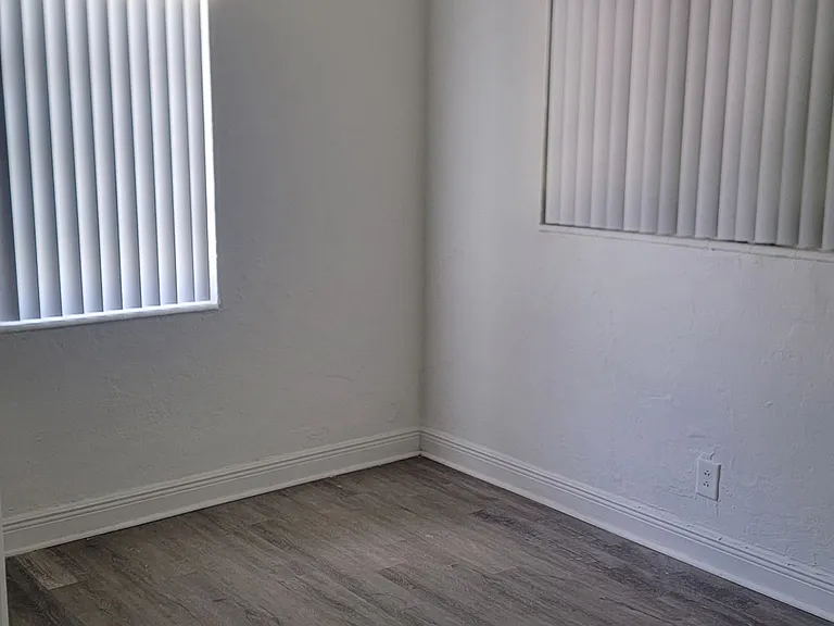 5709 Arthur St — Photo 4