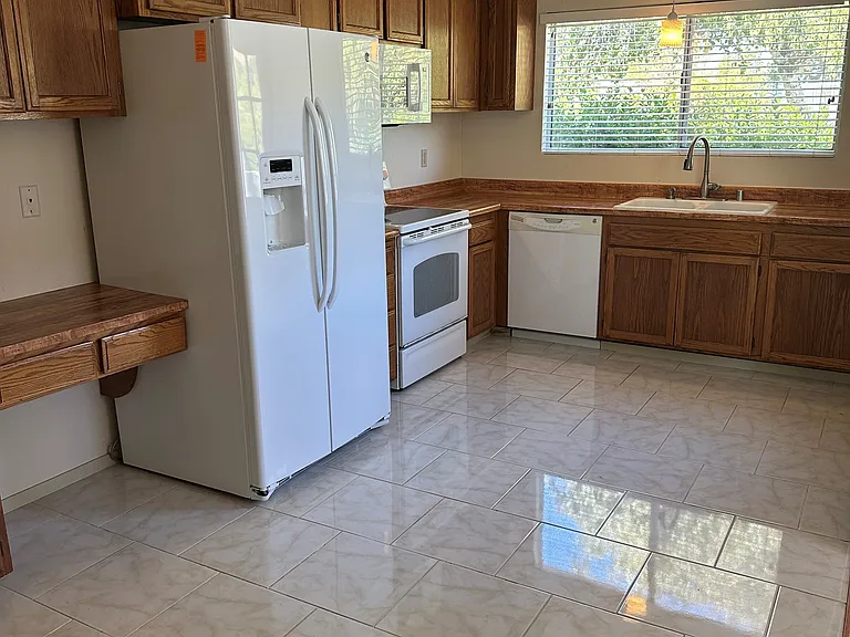 Kitchen/Dinette area with appliances