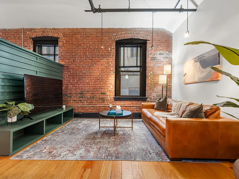 19 Stanhope St #1B — Photo 15