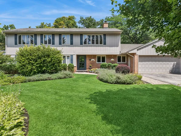 476 Briar Ln, Lake Forest, IL 60045
