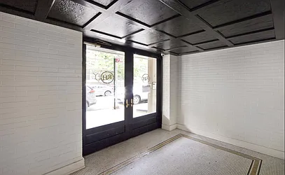 Rented by R New York