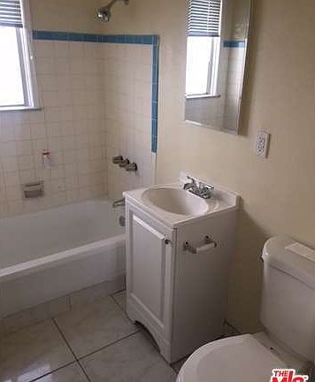 5th image of 846 W 83rd St