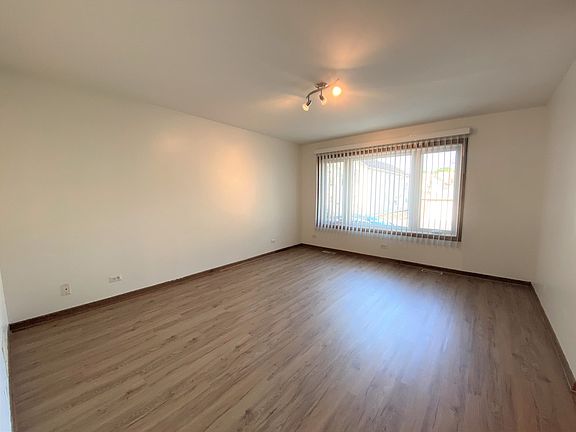 3rd image of 2636 S Shields Ave
