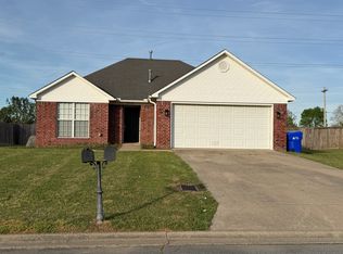 2350 Apple Blossom Ln, Conway, AR 72034
