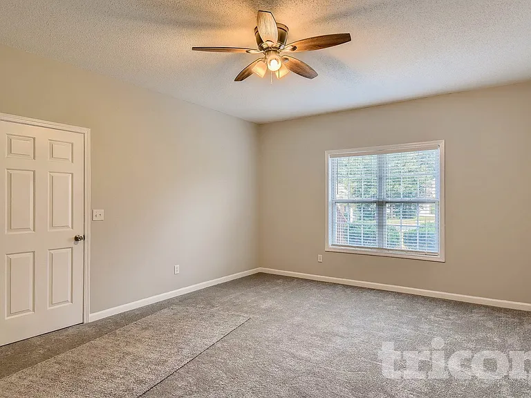 1309 Vine Cir — Photo 6