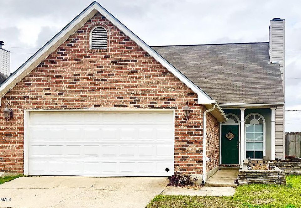 1st image of 104 Boulder Dr