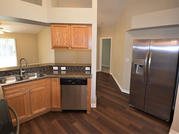 5th image of 30901 Midtown Ct