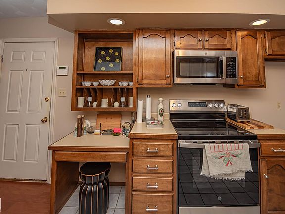 5th image of 2806 Woodthrush Cir