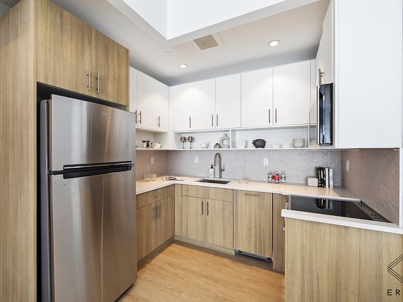 2nd image of 80 Linden Blvd #6H