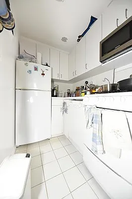 Rented by Buchbinder & Warren | media 31