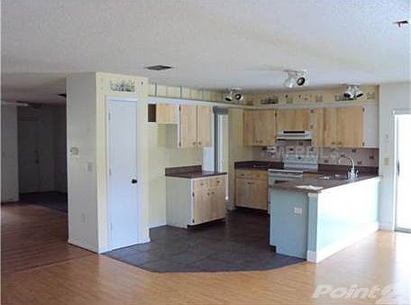 3rd image of 440 Viridian St