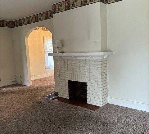 2nd image of 16 E Gaylord Ave
