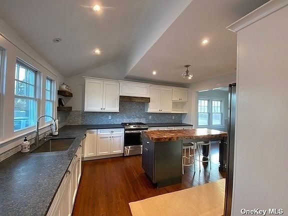5th image of 80 Maple Ave
