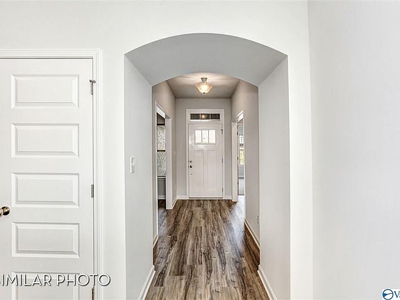 5th image of 113 Sartain St