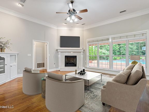 3rd image of 2355 Cumberland Dr