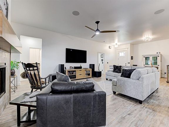 5th image of 2833 Dalewood Pl