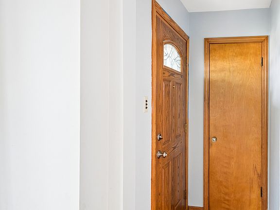 3rd image of 4838 W 97th Pl