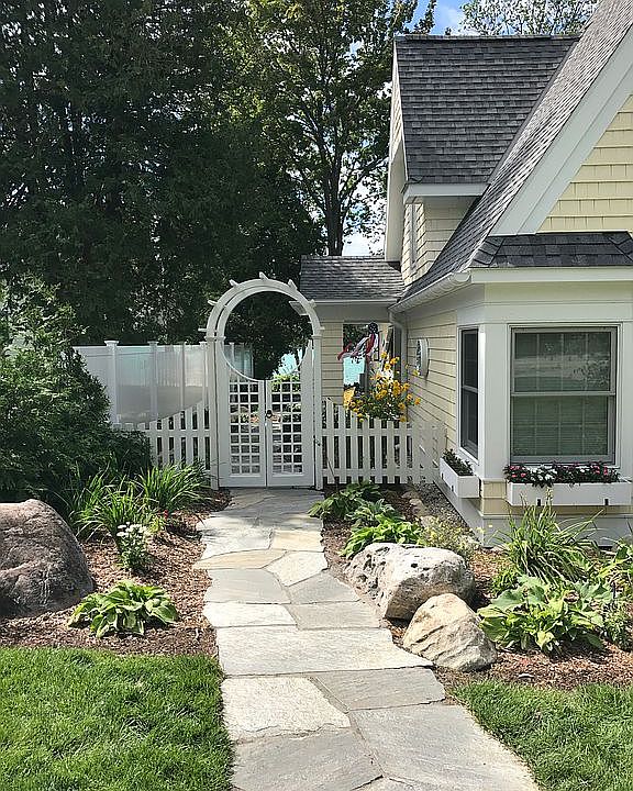 2nd image of 5448 Lake Grove Trl