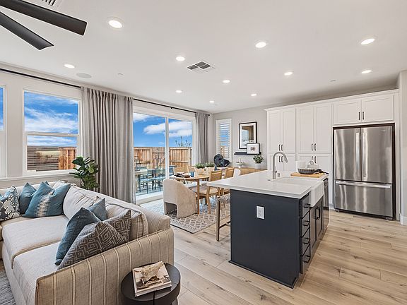 7th image of this home